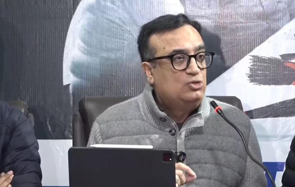 केजरीवाल को कांग्रेस ने बता दिया राष्ट्र विरोधी,राहुल गांधी के वजह से करना पड़ा था गठबंधन! 1 1000447349