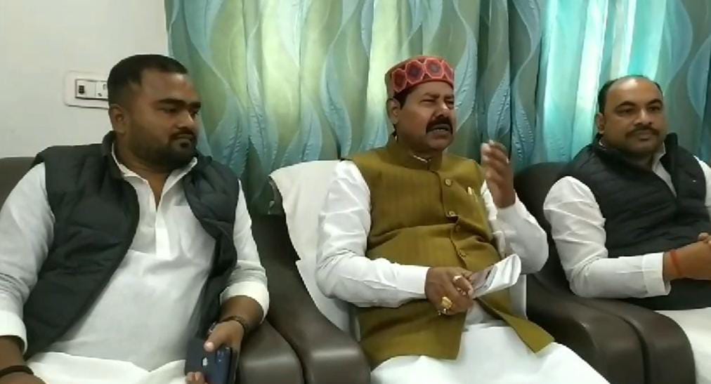 महागठबंधन में शामिल होने के लिए राजद के इस बड़े नेता ने नीतीश कुमार को दिया ऑफर,कहा-राजनीति में परमानेंट दोस्त कोई नहीं होता 1 1000447486