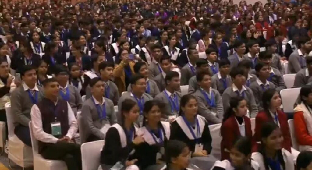 भारत मंडपम में पीएम मोदी ने बच्चों और युवाओं को किया संबोधित,कहा-मुगलों के लालच के आगे नहीं झुके वीर 1 1000447506