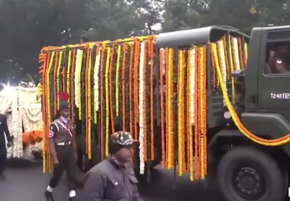 देश के पूर्व पीएम मनमोहन सिंह के स्मारक को लेकर शुरू हुई सियासी खींचतान,बोली भाजपा-गंदी राजनीति बंद करें.. 1 1000448154