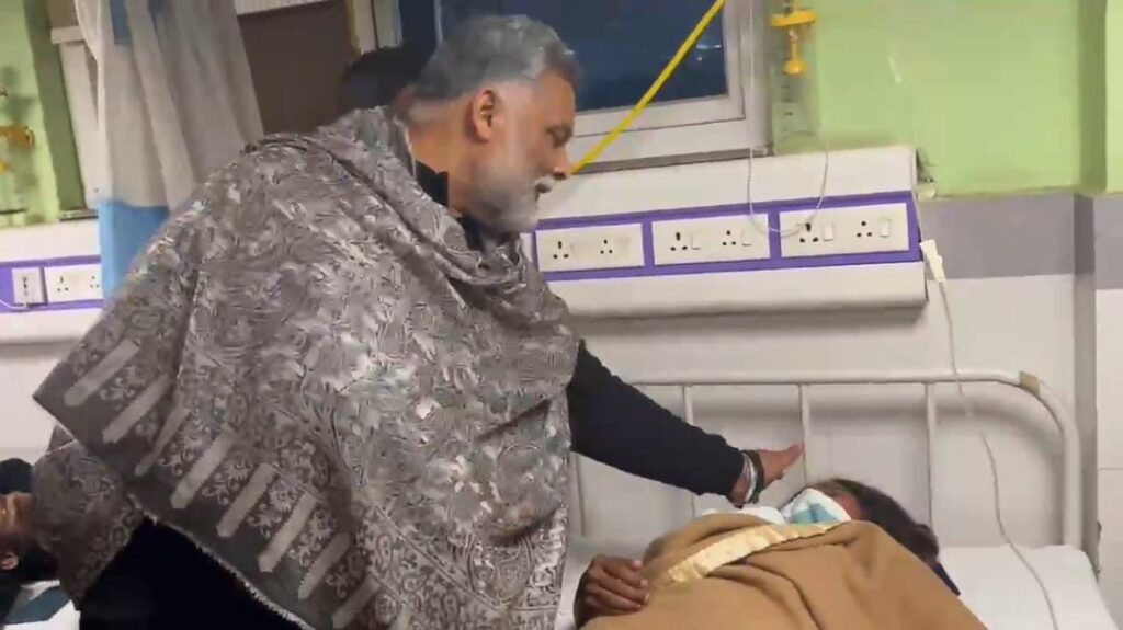 घायल अभ्यर्थियों से मिलने के बाद पप्पू यादव ने प्रशांत किशोर पर बोला हमला,कहा-अभी नए-नए नेता बने हैं वो.. 1 1000452748