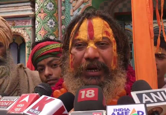  परमहंस आचार्य ने बांग्लादेश सरकार को दी चेतावनी,कहा-जो हो रहा है उसका बदला चुकाया जायेगा..