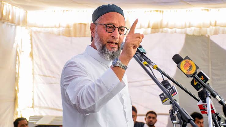  असदुद्दीन ओवैसी ने किया सीएम योगी पर हमला,कहा-योगी जितना चाहे उतनी इजराइल की भक्ति कर लें