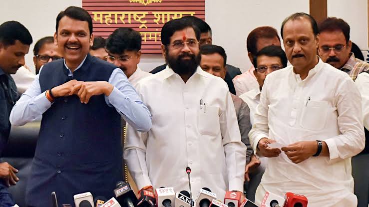  अगले 24 घंटे में महाराष्ट्र में हो जाएगा विभागों का फैसला,सभी बड़े मंत्रालय रहेंगे बीजेपी के पास!