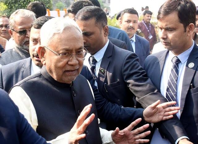  नीतीश कुमार के NDA छोड़ने की अटकलें हुई तेज,तेजस्वी देंगे मौका?