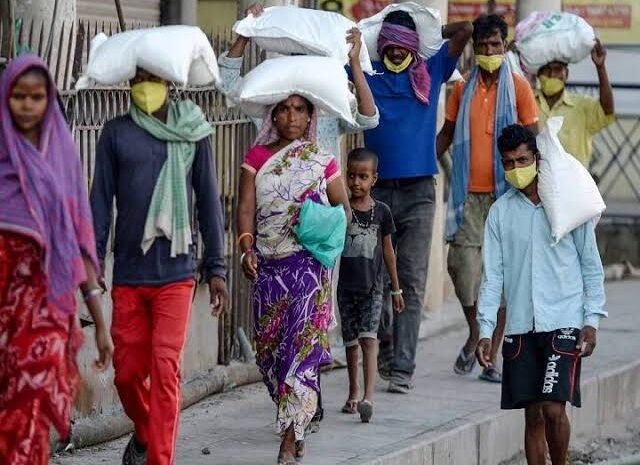 चुनाव से पहले हीं केजरीवाल के लॉलीपॉप वाली योजनाओं पर बढ़ा विवाद,दिल्ली सरकार ने कह दी बड़ी बात