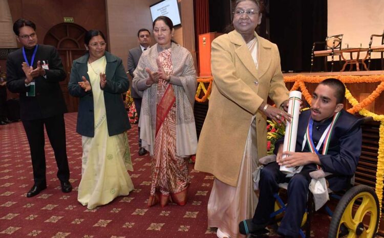  राष्ट्रपति मुर्मू ने 17 बच्चों को प्रधानमंत्री राष्ट्रीय बाल पुरस्कार से किया सम्मानित,7 लड़के और 10 लड़कियों को किया गया था चयनित
