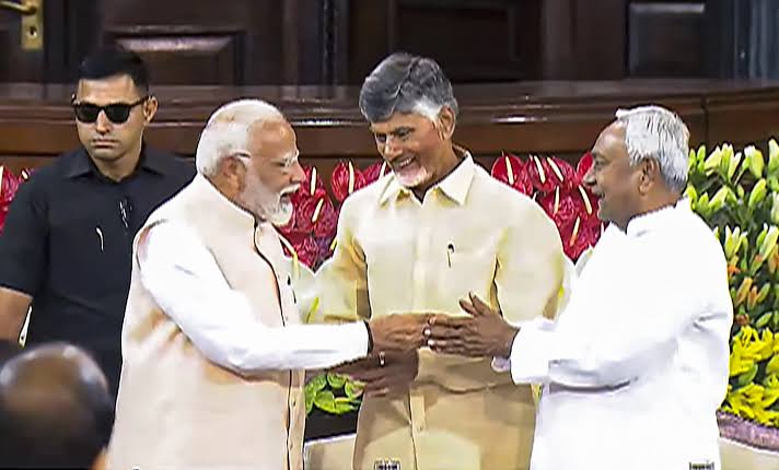  भारत के सबसे अमीर मुख्यमंत्री बने आंध्र प्रदेश के सीएम एन चंद्रबाबू नायडू,जानिए कौन है सबसे गरीब सीएम?