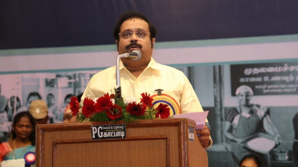 कैश फॉर वोट मामले में ED के रडार पर कथिर आनंद,4 ठिकानों पर ED ने की छापेमारी 1 1000459717