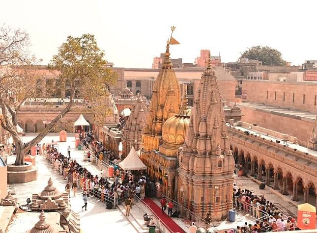 भले हीं महाकुंभ का आयोजन प्रयागराज में हो रहा है लेकिन असर वाराणसी में भी दिखाई देगा,बदल जाएगा काशी विश्वनाथ की आरती का टाइम 1 1000460378