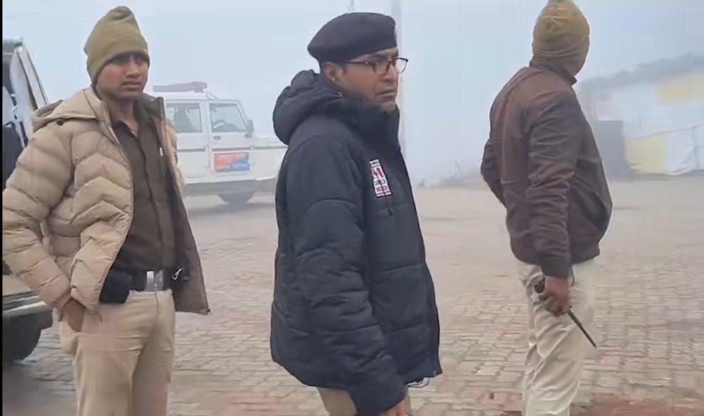 जन सुराज के कार्यकर्ताओं पर पुलिस ने किया लाठीचार्ज!गांधी मैदान की कराया गया पूर्णतः खाली 1 1000460720