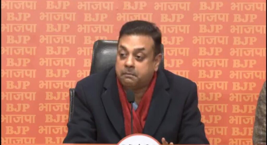 मुख्यमंत्री आवास बनाने में केजरीवाल ने पानी की तरह पैसा बहाया,बीजेपी ने आज आप पर लगाया गंभीर आरोप 1 1000460906