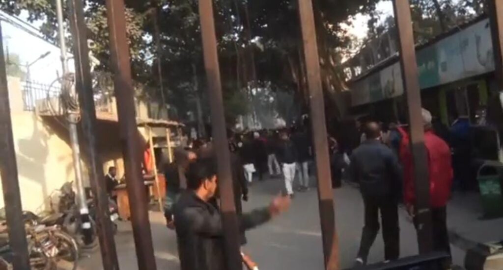 प्रशांत किशोर का जारी रहेगा आमरण अनशन,जमानत लेने से कर दिया इंकार 1 1000460915