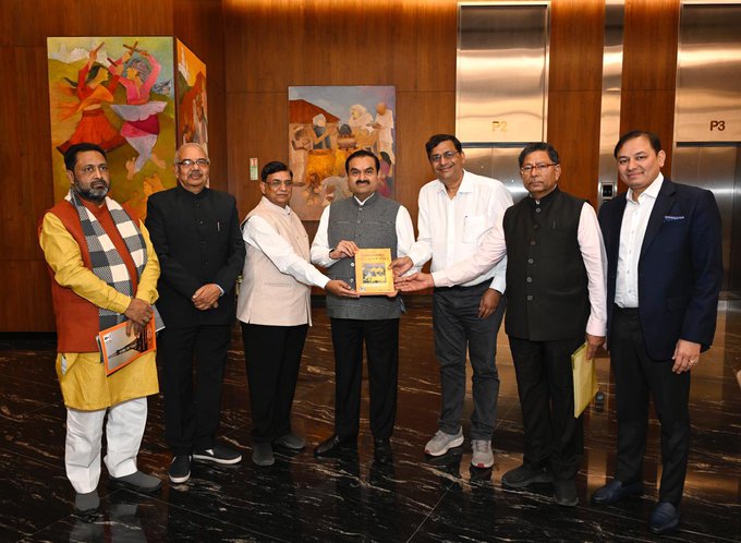 1 करोड़ श्रद्धालुओं को आरती संग्रह बांटेगा अडानी ग्रुप,महाकुंभ में दिखेगा भक्तिमय माहौल 1 1000462725