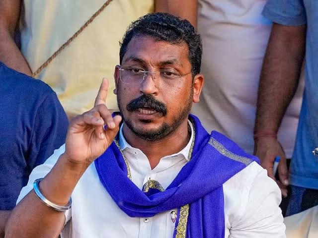 चंद्रशेखर आजाद के बयान पर शंकराचार्य अविमुक्तेश्वरानंद सरस्वती ने किया पलटवार,कहा-ऐसे निष्पापी व्यक्ति का.. 1 1000462812