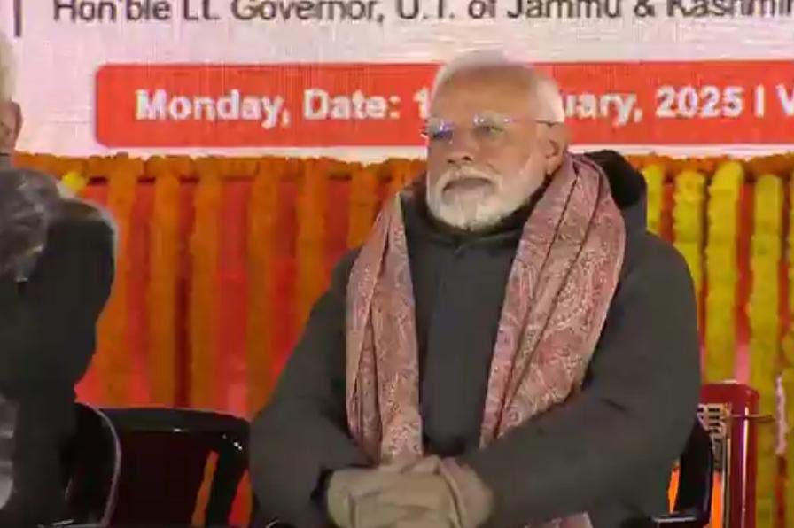 आपके प्रयासों से यहां के लोग सुरक्षित महसूस कर रहे हैं,पीएम मोदी की आज जमकर तारीफ करते हुए नजर आए सीएम उमर अब्दुल्ला 1 1000463623