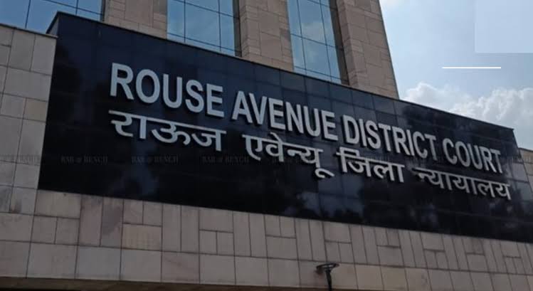 सीएम आतिशी और संजय सिंह की बढ़ी मुश्किलें,कोर्ट ने जारी किया नोटिस 1 1000464788
