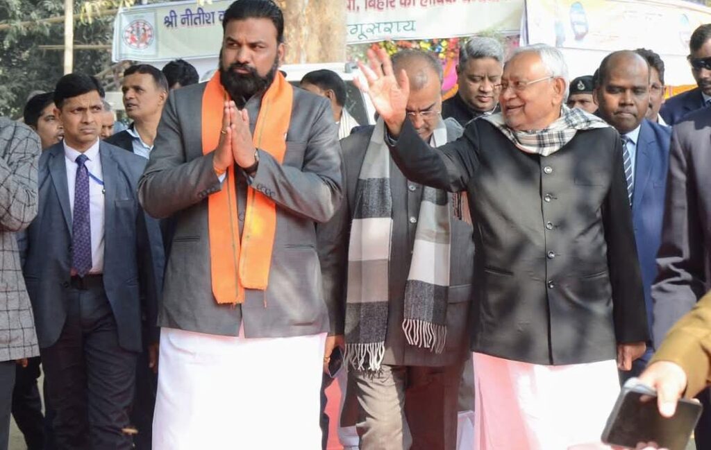 प्रगति यात्रा के दौरान नीतीश कुमार ने दिया विवादित बयान,बोले-पहले कोई लड़की कपड़ा पहनती थीं जी.. 1 1000465516