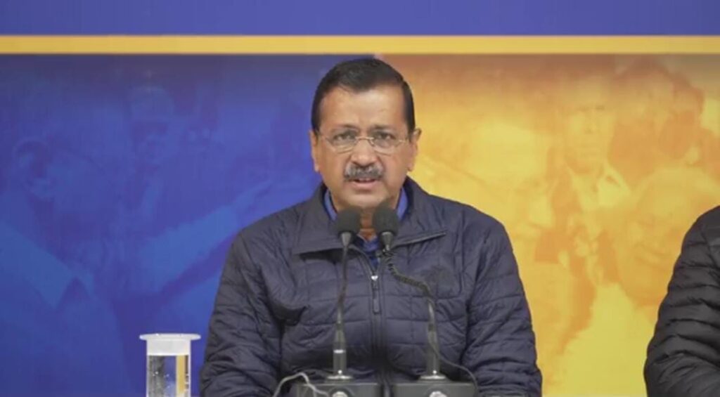 केजरीवाल के खिलाफ चुनाव आयोग और दिल्ली पुलिस में दर्ज हुई शिकायत,बीजेपी नेता ने लगाया गंभीर आरोप 1 1000466003