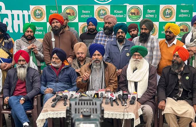 55 दिन से आमरण अनशन कर रहे किसान नेता डल्लेवाल की हालत हुई गंभीर,भगवान भरोसे हैं जिंदा! 1 1000466136