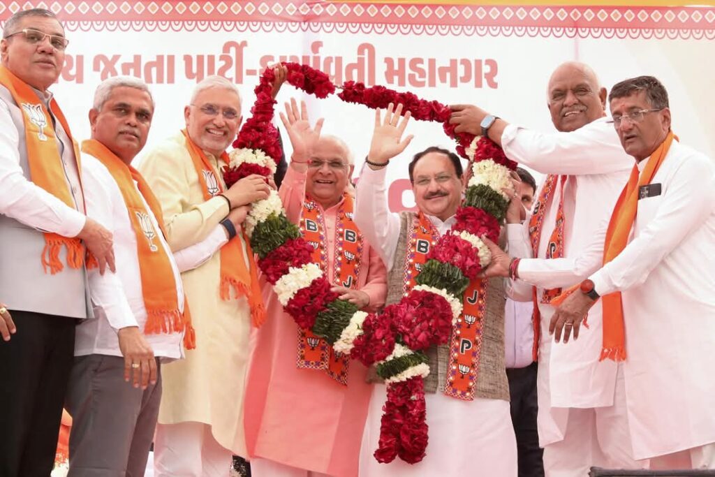 जेपी नड्डा ने राहुल पर बोला हमला,उन्हें नहीं पता कि उनके पिता-दादी और परदादा ने संविधान के साथ कैसे छेड़छाड़ की है.. 1 1000466141
