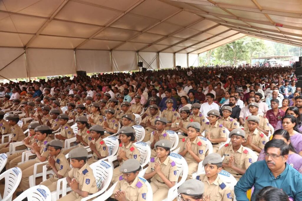 देशभर में 100 नए सैनिक स्कूल खोलने जा रही है मोदी सरकार,लड़कियों को भी अब मिलेगी सीधे एडमिशन 1 1000467743