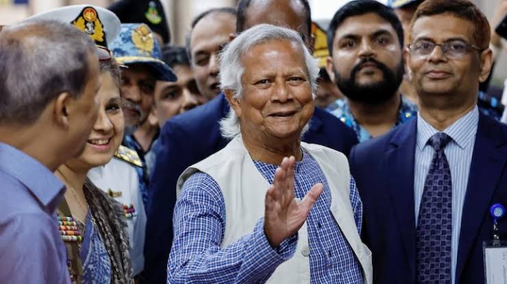 बांग्लादेश में PM युनुस के खिलाफ विरोध हुआ तेज,भारत से टक्कर लेने के बाद अपने हीं जाल में फंस गए मोहम्मद साहेब 1 1000468019