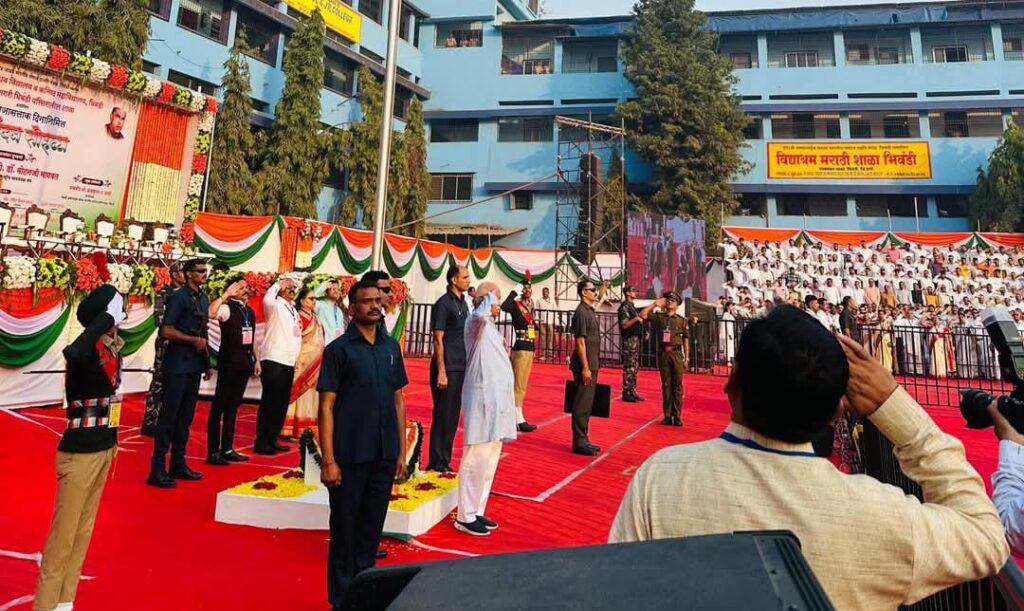 हमारे देश को बहुत आगे जाना है,ध्वजारोहण के बाद बोले आरएसएस प्रमुख मोहन भागवत 1 1000469105