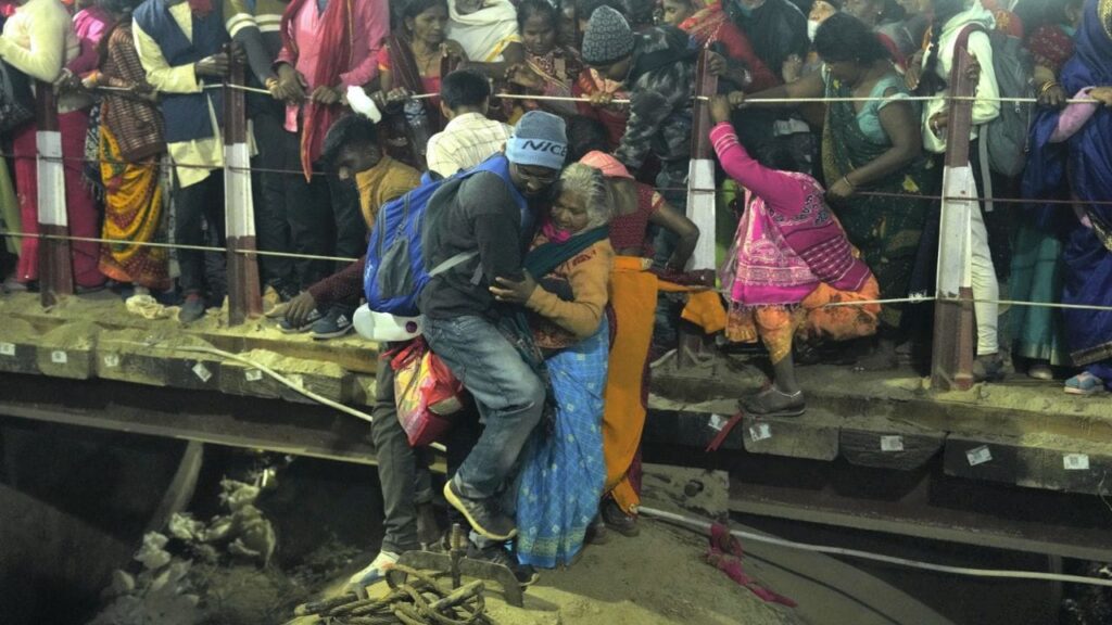 स्थानीय प्रशासन के साथ लगातार संपर्क में हूं,महाकुंभ में हुई घटना पर बोले अमित शाह 1 1000470344