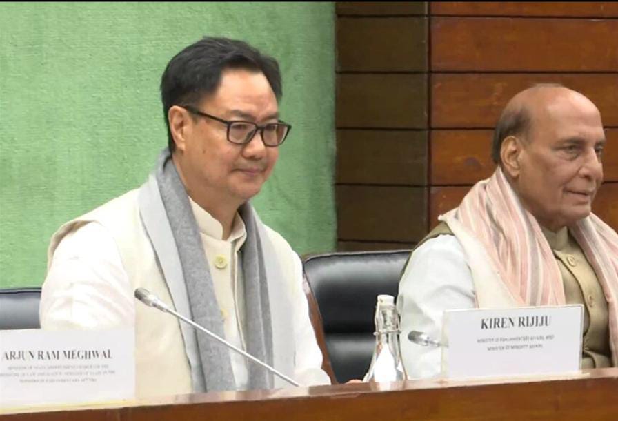 बजट सत्र से पहले आज संपन्न हुईं सभी राजनीतिक दलों के नेताओं की बैठक,राजनाथ सिंह ने की अध्यक्षता 1 1000470822