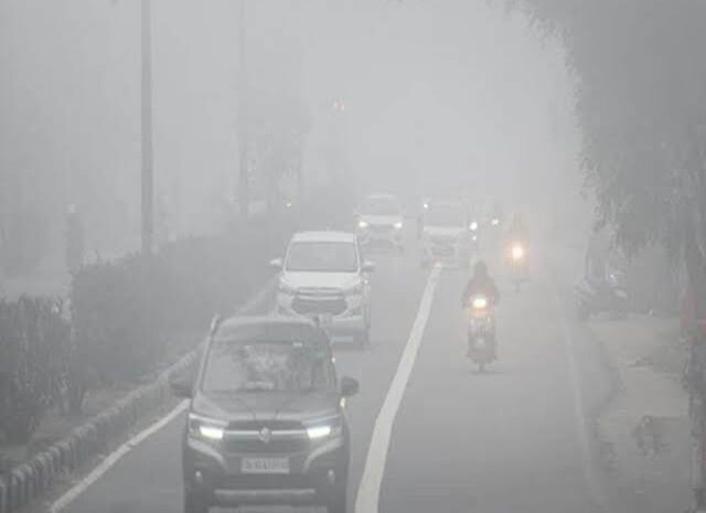  पूरी तरह से शीत लहर की चपेट में आया बिहार,दिल्ली समेत कई राज्यों में कुहासे से सड़कों पर चलना हुआ मुश्किल