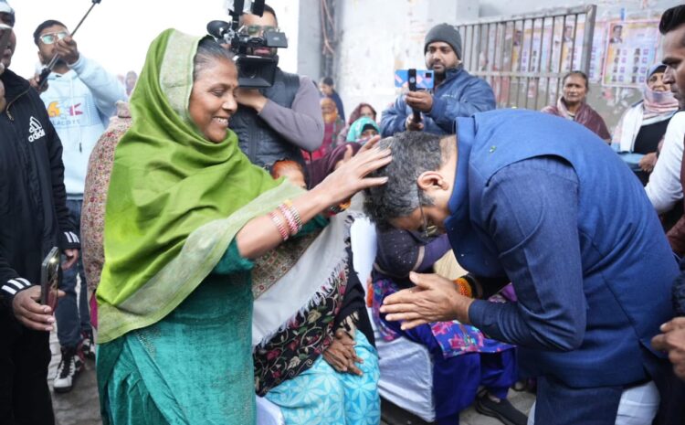  जूता बांटने के मामले में बीजेपी प्रत्याशी प्रवेश वर्मा पर हुआ एक्शन,चुनाव आयोग अब बढ़ा सकती है मुश्किलें!