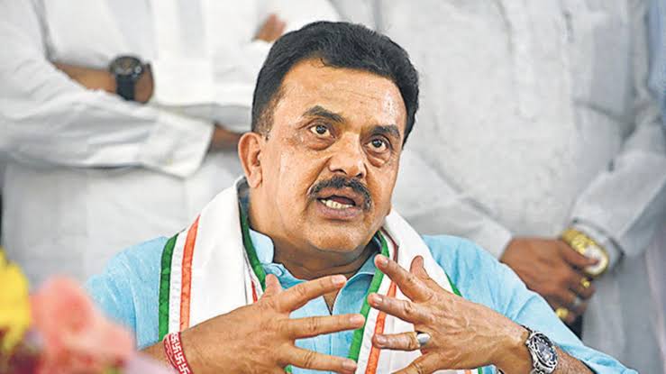  शिवसेना नेता संजय निरुपम ने सैफ अली खान के फिटनेस पर उठाया सवाल,कहा-इतना जल्दी ठीक होना कैसे संभव है?