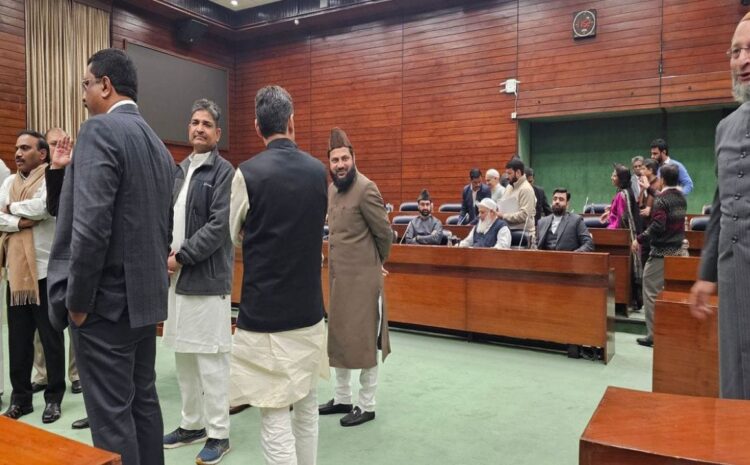 ओवैसी और कल्याण बनर्जी समेत 10 विपक्षी सांसदों को किया गया सस्पेंड,जेपीसी की बैठक के दौरान लिया गया फैसला