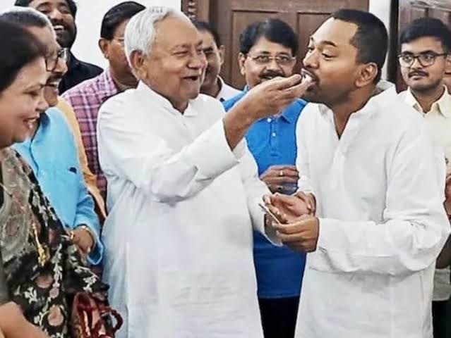 राजनीति में जल्द कदम रखेंगे सीएम नीतीश के पुत्र निशांत,बिहार की सियासत में तेज हुई चर्चा 1 IMG 20250127 WA0014