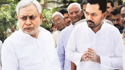  राजनीति में जल्द कदम रखेंगे सीएम नीतीश के पुत्र निशांत,बिहार की सियासत में तेज हुई चर्चा