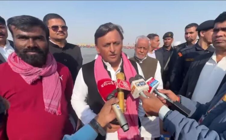  केजरीवाल के हाथ को मजबूत करेंगे अखिलेश यादव,चुनाव प्रचार में आयेंगे नजर