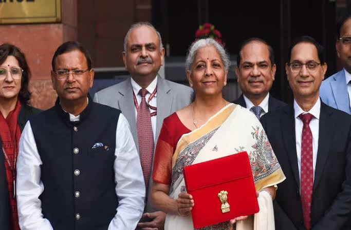 मोदी सरकार ने युवाओं और किसानों का बजट में रखा है खास ख्याल,महिलाओं का भी रखा पूरा ध्यान 1 1000471891