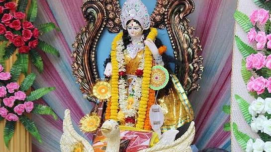 धूमधाम से आज अबूझ मुहूर्त में मनाई जाएगी सरस्वती पूजा,जानिए पूजा विधि,आरती और मंत्र 1 1000472250