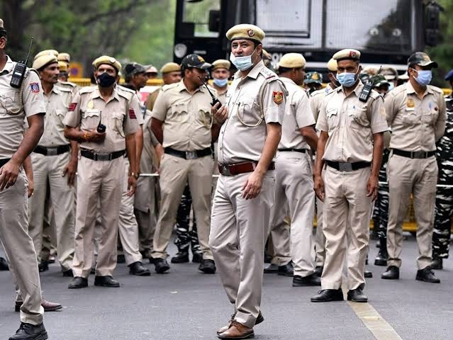 वोटिंग से पहले आतिशी की बढ़ी मुश्किलें,प्रशासन पर लगाई अनदेखा करने का आरोप 1 1000473281