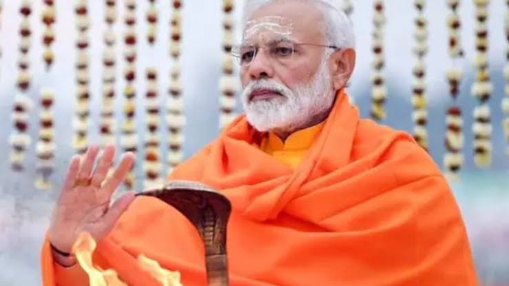 संगम में आज आस्था की डुबकी लगाएंगे पीएम मोदी,महाकुंभ के शुरुआत से पहले की थी गंगा आरती 1 1000473545