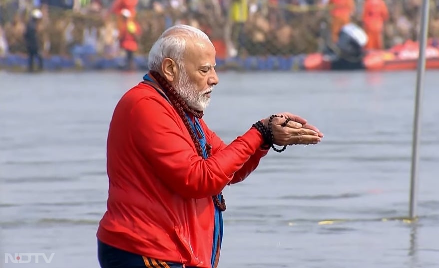 संगम स्नान कर पीएम ने हिंदुओं को दिए कई संदेश,समझिए राजनीतिक मायने 1 1000473615 1