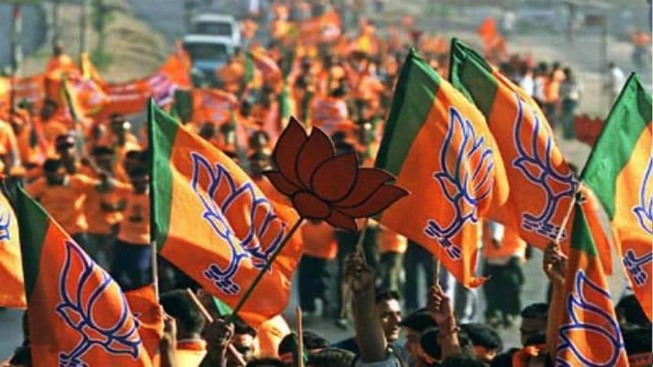 खुद का सीट नहीं बचा पाएं केजरीवाल और सिसोदिया,भगवा के आगे खत्म हुई आप 1 1000475023 1