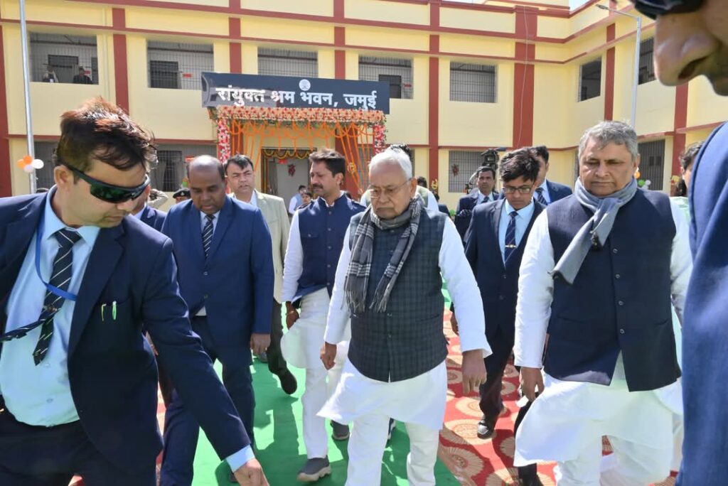 मायावती से ज्यादा वोट लाने में सफल रहे ओवैसी,नीतीश कुमार को दिल्ली में नहीं मिली भाव 1 1000475679
