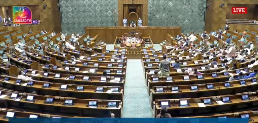 महाकुंभ में लगे जाम को लेकर संसद में बोले अखिलेश यादव,महाकुंभ की व्यवस्था पूरी तरह से ध्वस्त हो चुकी हैं और सरकार फेल है 1 1000476692