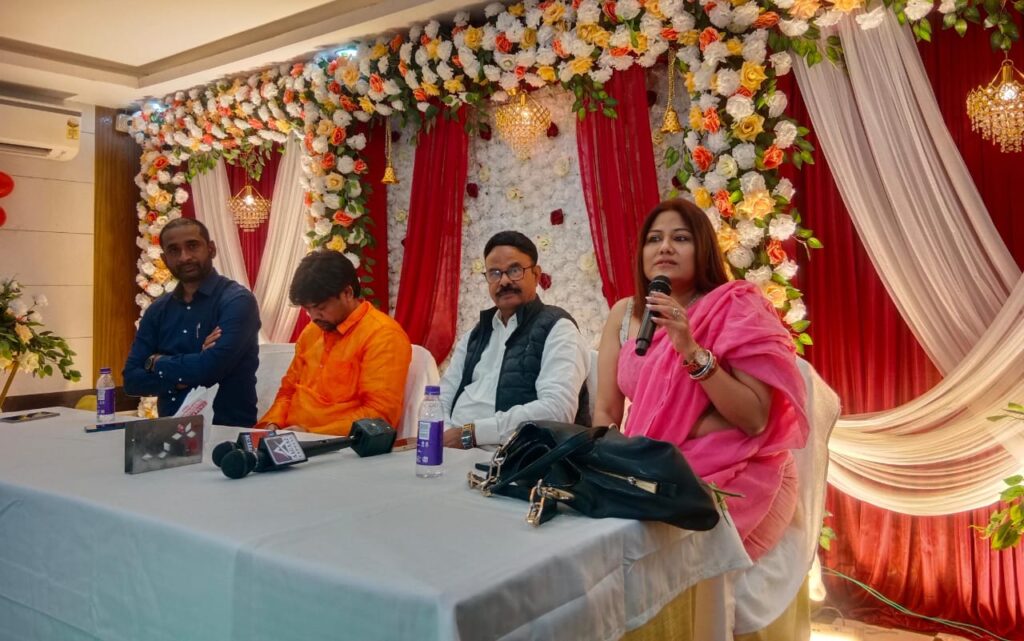 राजधानी पटना में वेलेंटाइन डे की रात प्रेमी युगलों ने जमकर की मस्ती,आगाज न्यूज के मंच से खुलकर बताई अपनी प्रेम कहानी 1 1000478256