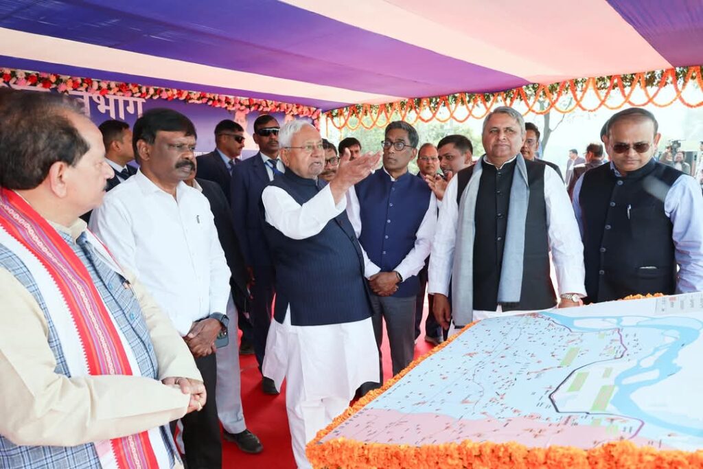नीतीश कुमार ने आज बक्सर को दी बड़ी सौगात,अब घरों में मिलेगा गंगाजल का शुद्ध पेयजल 1 1000478323