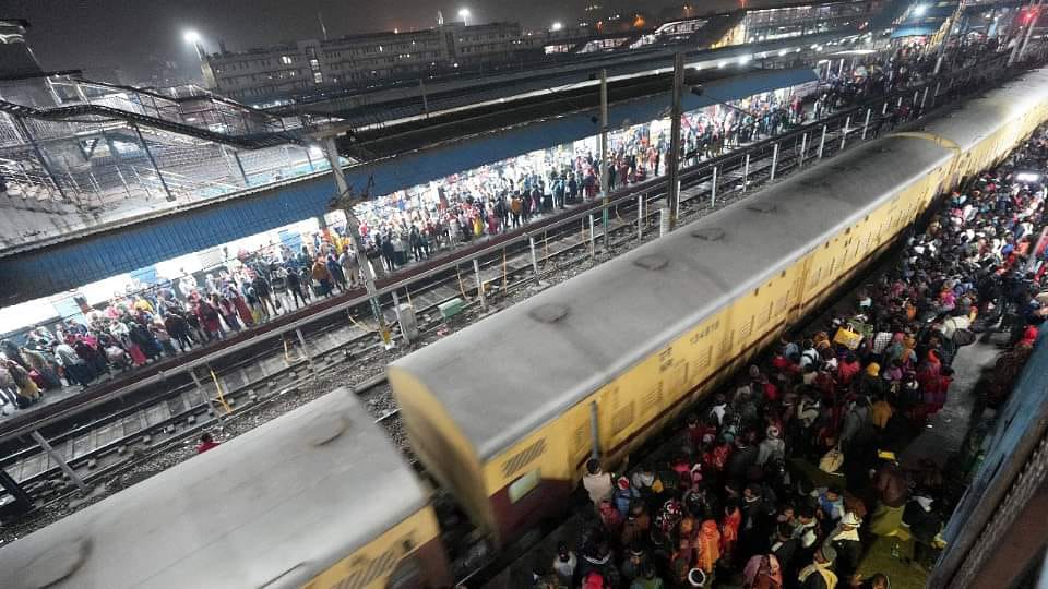 नई दिल्ली रेलवे मामले में बड़ा कारण आया सामने,इस वजह से हुई इतनी बड़ी घटना 1 1000478766