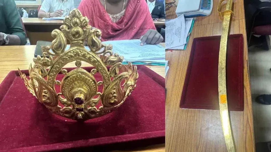 तमिलनाडु सरकार को सौंपा गया पूर्व मुख्यमंत्री जयललिता की जब्त संपत्ति,सोने और हीरे से भरा हुआ था खजाना 1 1000478780