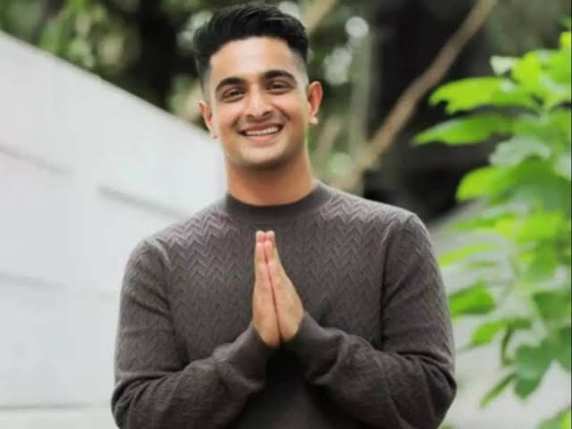 रणवीर अल्लाहबादिया की याचिका पर आज सुनवाई करेगा सुप्रीम कोर्ट,बढ़ सकती है मुश्किलें 1 1000479407
